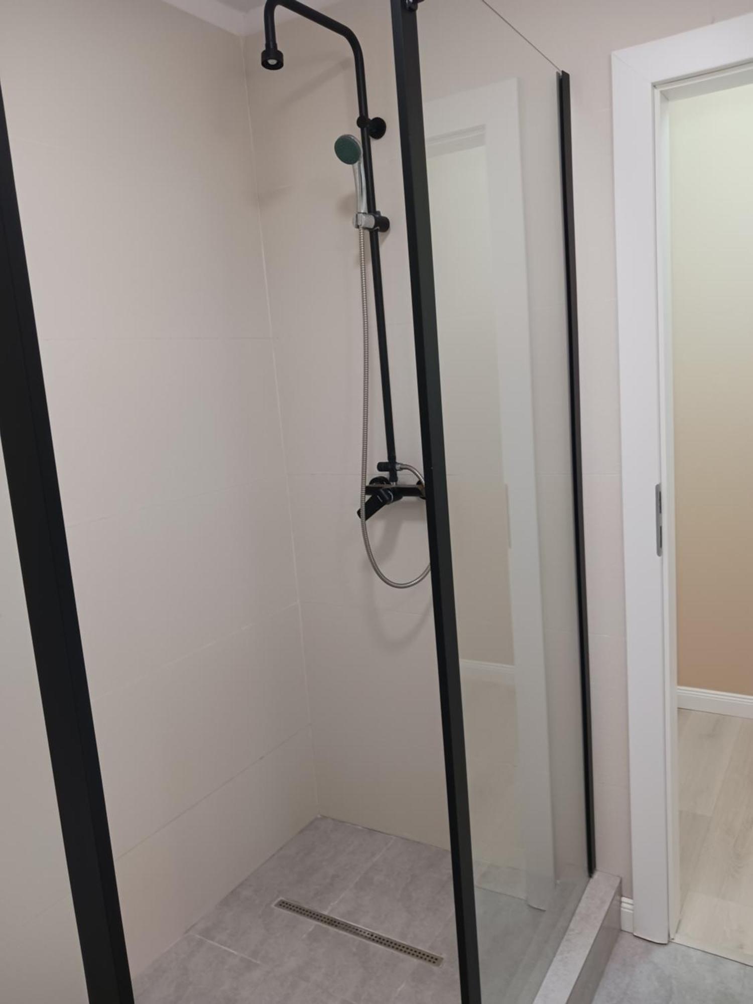 Myky Mouse Nu Primesc Santieristi Si Petrecareti Apartment Букурещ Екстериор снимка