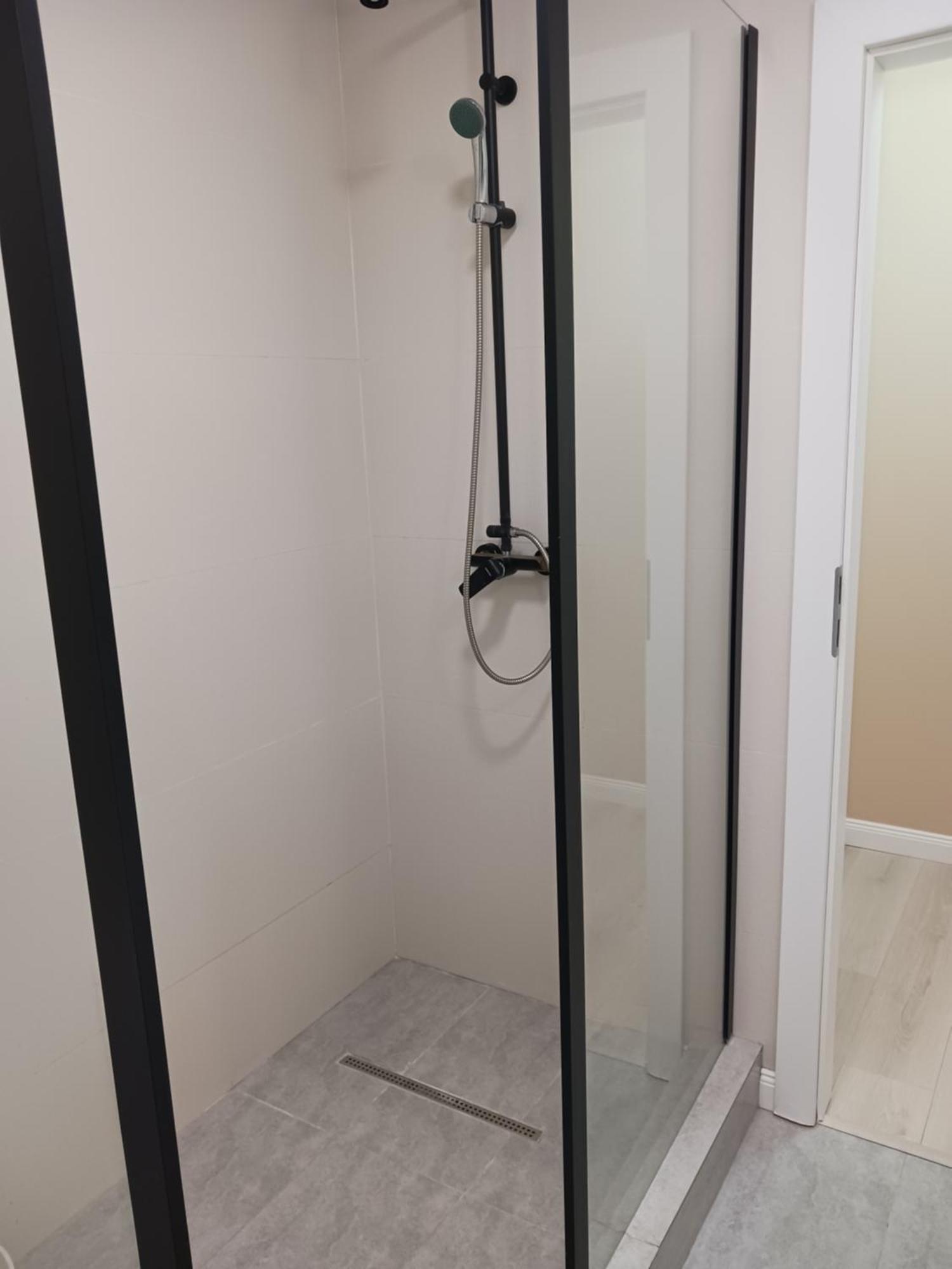 Myky Mouse Nu Primesc Santieristi Si Petrecareti Apartment Букурещ Екстериор снимка